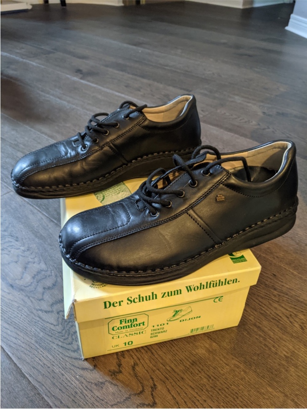 Finn Comfort Black Leather Lace-Up Derby Shoes